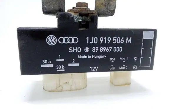 Coolant fan relay