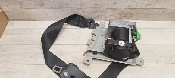 Mercedes-Benz C W203 Front seatbelt 2018680222