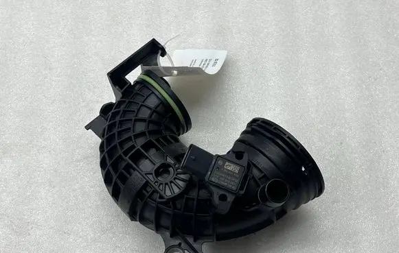 Audi A3 8Y Turbo air intake inlet pipe/hose 04E145641H 04E145641