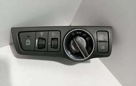 Hyundai i40 Light switch 933003Z970 39R1051000