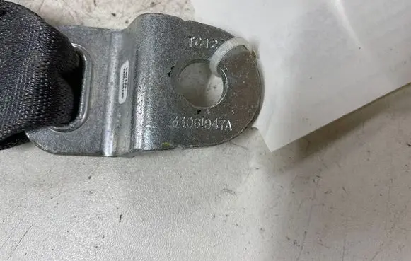 Chrysler Grand Voyager V Rear seatbelt buckle 421093