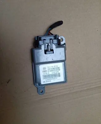 Volkswagen PASSAT CC Seat control module 28116184