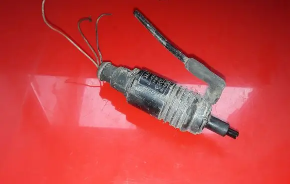 Audi A6 S6 C4 4A Windscreen/windshield washer pump 4A0955651