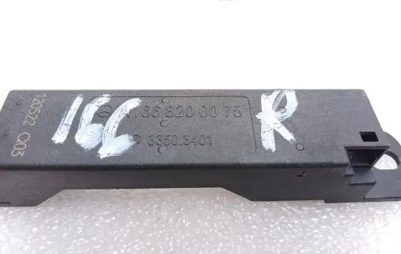 Mercedes-Benz GL X166 Keyless (KESSY) go control unit/module A1668200075