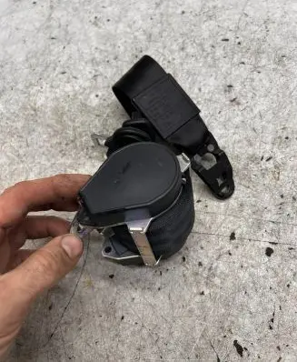 Audi Q7 4L Third row seat belt 606898500