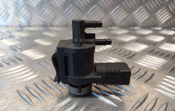 Volkswagen Touran I Turbo solenoid valve 1K0906283A