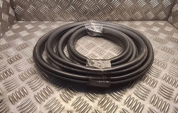 BMW X1 E84 Front door rubber seal GUM