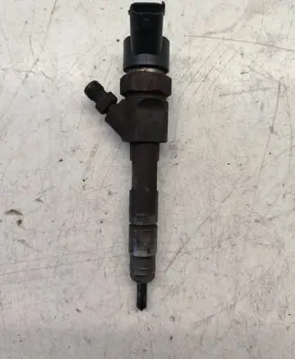 Renault Trafic II (X83) Fuel injector 0445110146 8200238528 0445110