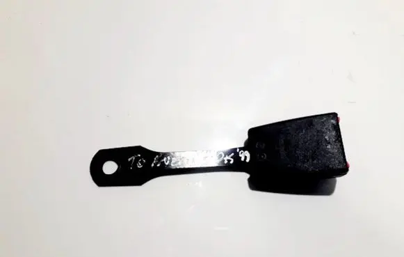 Toyota Avensis T220 Front seatbelt buckle g060398 00062478