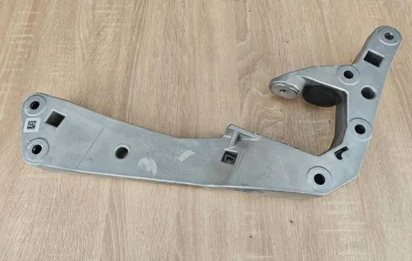 BMW 8 G16 Gearbox mounting bracket 9485312