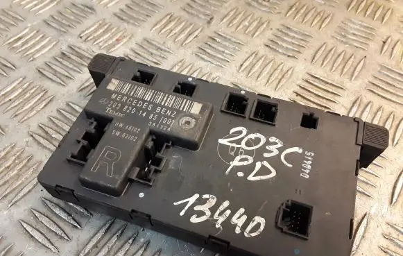 Mercedes-Benz C W203 Door control unit/module 2038201485 A2038201485