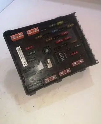 Volkswagen PASSAT B6 Fuse module 3C0937125 63592777