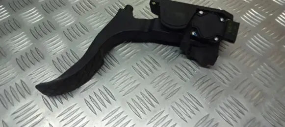 Volkswagen Polo IV 9N3 Accelerator throttle pedal 6Q1721503A