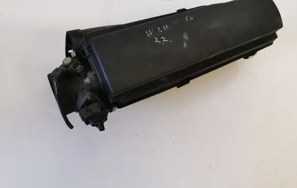 Mercedes-Benz E W211 Air filter box A6460901001