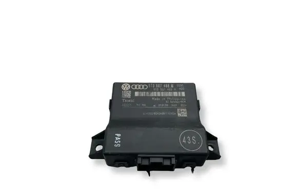 Audi A4 S4 B8 8K Gateway control module 8T0907468M