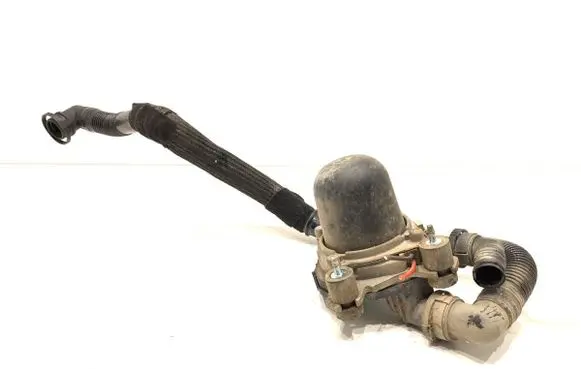 Volkswagen PASSAT CC Secondary air pump 11800068