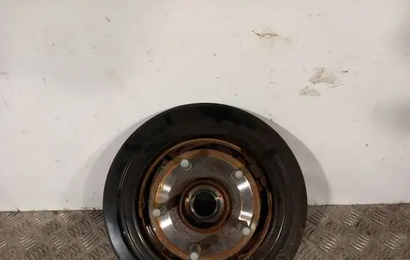 Jeep Grand Cherokee Rear wheel hub 04877113AB