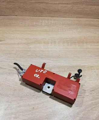 Volvo XC70 Aerial antenna amplifier 8637602