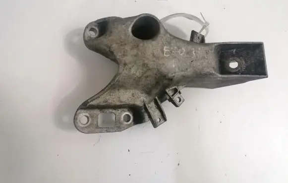 BMW X5 E70 Engine mounting bracket 6778331