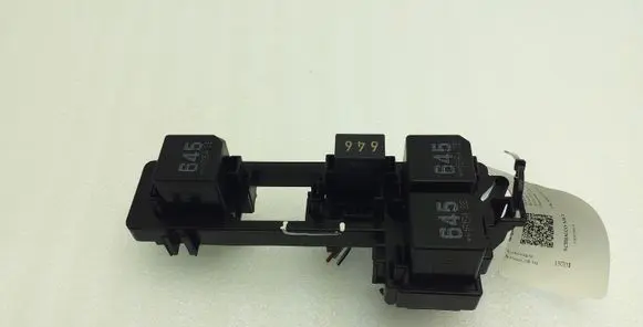 Volkswagen Scirocco Fuse module 4H0951253A 1K2937503B