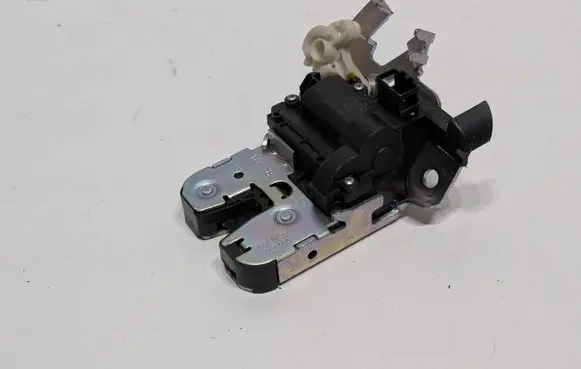 Audi Q2 - Tailgate/trunk/boot lock/catch/latch 8W9827505C 211525090518