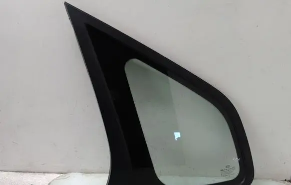 KIA Carens I Rear side window 43R000083