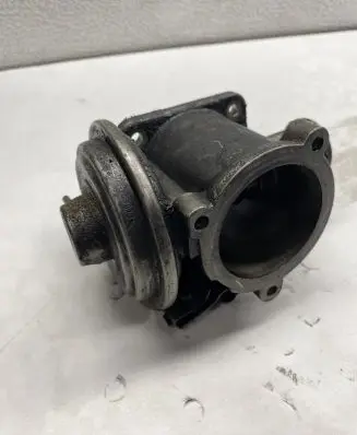 BMW 5 E60 E61 EGR valve 0445010126