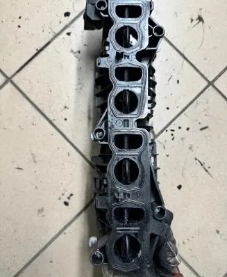 BMW 5 F10 F11 Intake manifold 7807991060 8506406