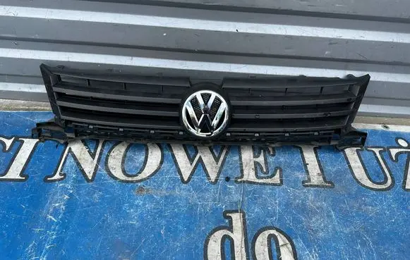 Volkswagen Caddy Front grill 2K5853651