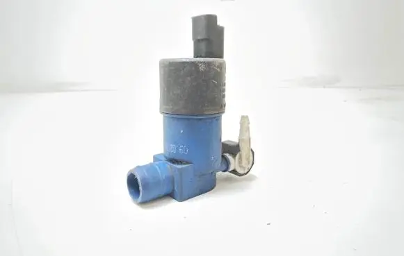 Renault Clio II Windscreen/windshield washer pump A246091 031805 316568