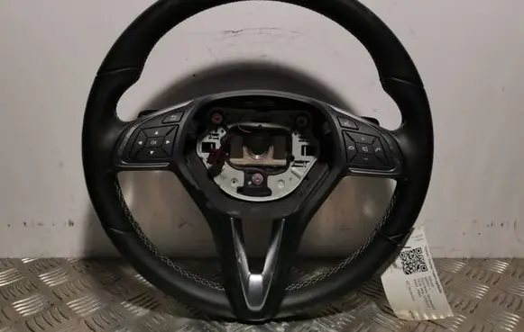 Infiniti QX30 Steering wheel
