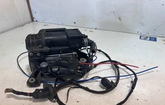 BMW 5 G30 G31 G38 Air suspension compressor/pump 6886721