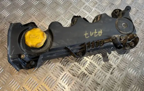 Opel Zafira B Rocker cam cover 55197017