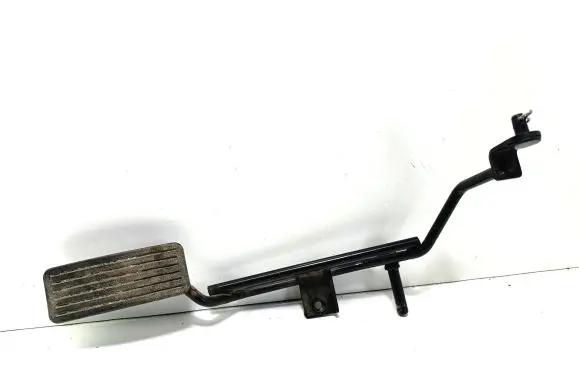 Hyundai Trajet Accelerator throttle pedal