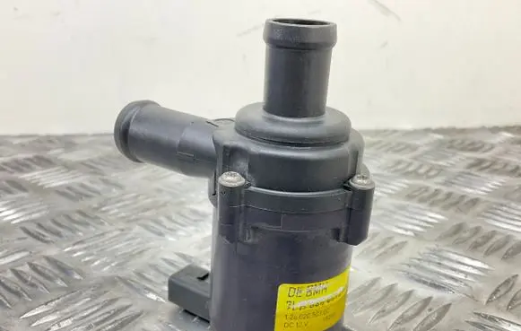 Volkswagen Touareg II Electric auxiliary coolant/water pump 7L0935561L