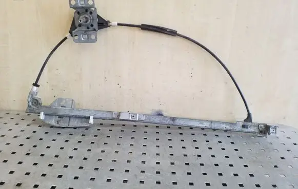 Volkswagen Transporter - Caravelle T4 Front door manual window regulator 701837501