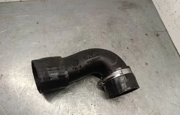 Volvo V70 Intercooler hose/pipe 30751920