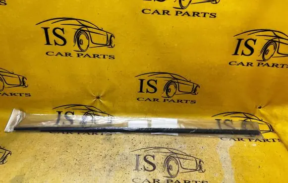BMW X5 E53 Front door window/glass frame 51328251592 8251592