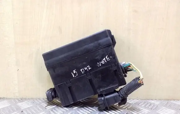 Nissan Note (E11) Fuse module
