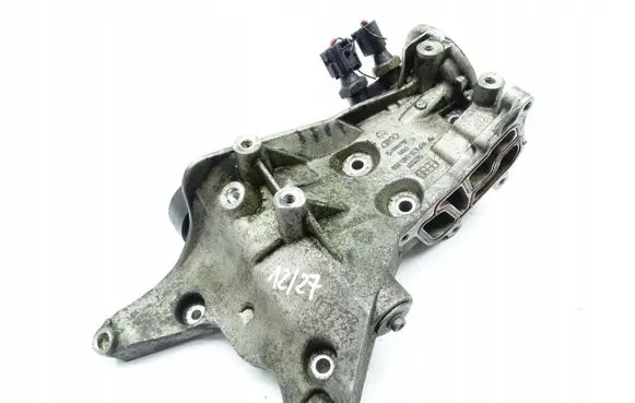 Seat Leon (1P) Oil filter mounting bracket 06J903143AH