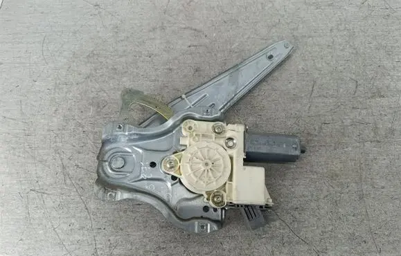 Toyota Avensis T250 Rear door window regulator with motor 