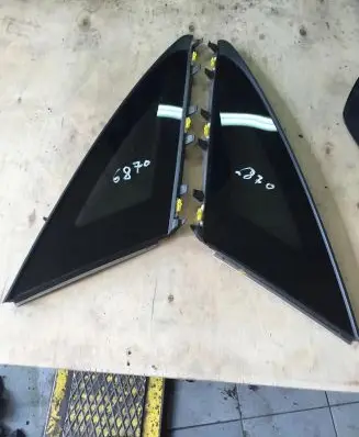 Mercedes-Benz E AMG W210 Rear side window