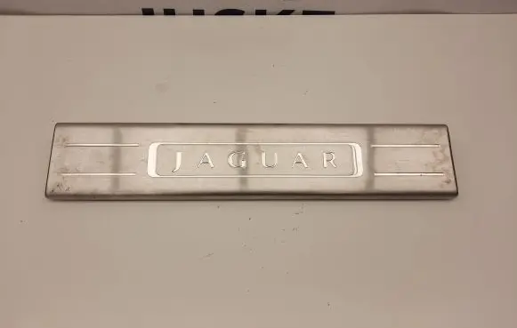 Jaguar XJ X351 Front sill trim cover AW9313201AE