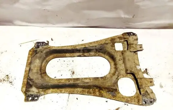Mazda 3 I Engine splash shield/under tray