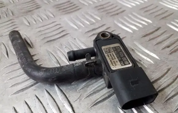 Volkswagen Sharan Exhaust gas pressure sensor 076906051B