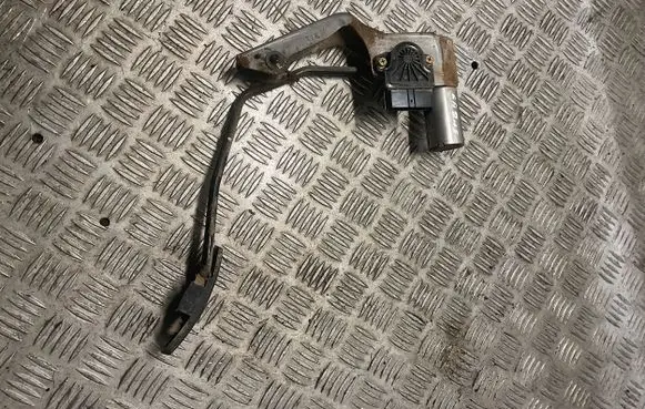 Mitsubishi Pajero Accelerator throttle pedal