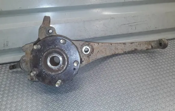 Hyundai Sonata Front wheel hub spindle knuckle 