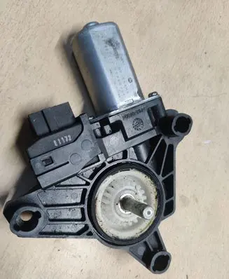 Mercedes-Benz A W176 Front door window regulator motor 988740100 GB558RA