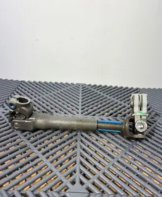 Nissan Leaf I (ZE0) Steering column universal joint