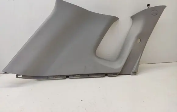 Hyundai Tucson JM (D)pillar trim (top) 858502E100